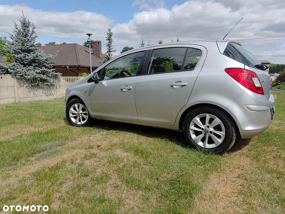 Opel Corsa 1.2 16V Energy - 11