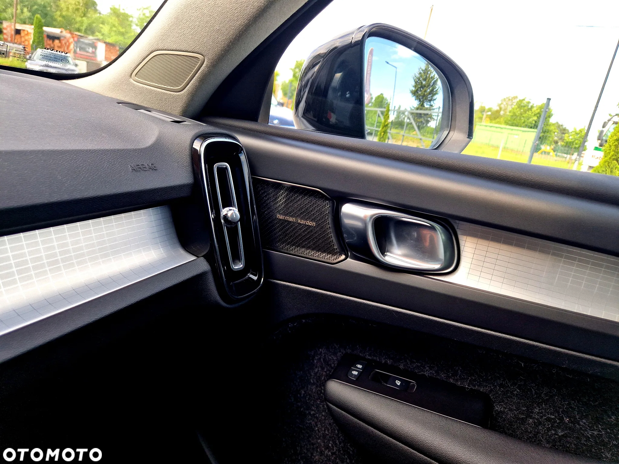 Volvo XC 40 T3 R-Design - 25