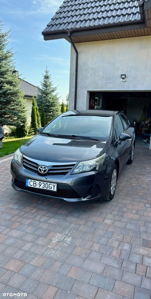 Toyota Avensis 1.8 Luna - 1