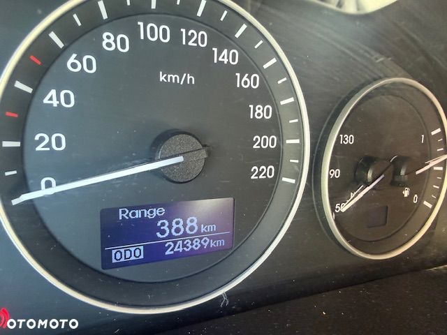 Hyundai H-1 Starex - 13