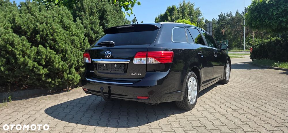 Toyota Avensis 1.8 Premium EU5 - 5