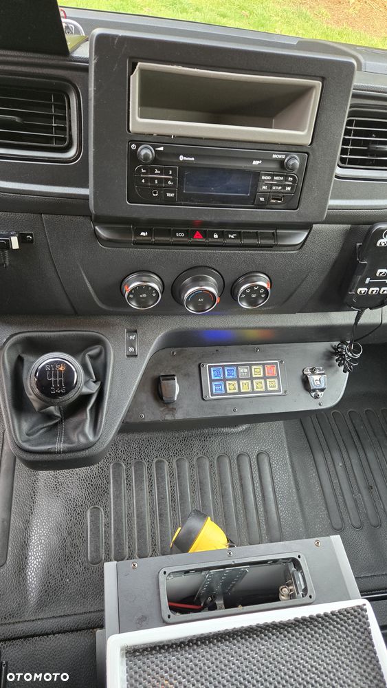 Renault Master Ambulans karetka - 8