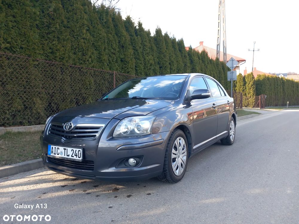 Toyota Avensis 2.0 VVT-i Executive - 1