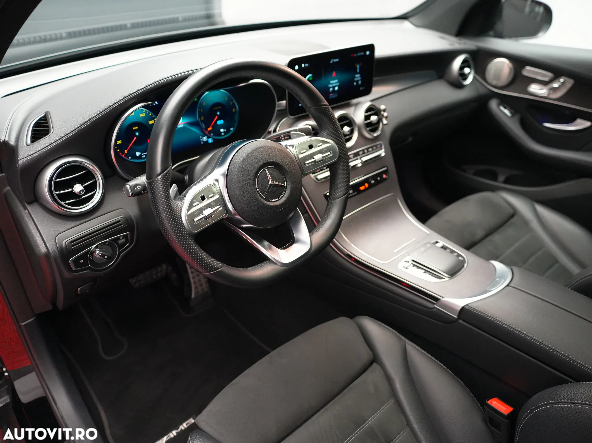 Mercedes-Benz GLC 300 4MATIC MHEV - 11