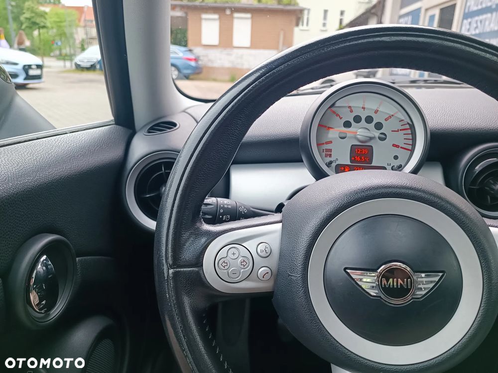 MINI Cooper Standard - 16