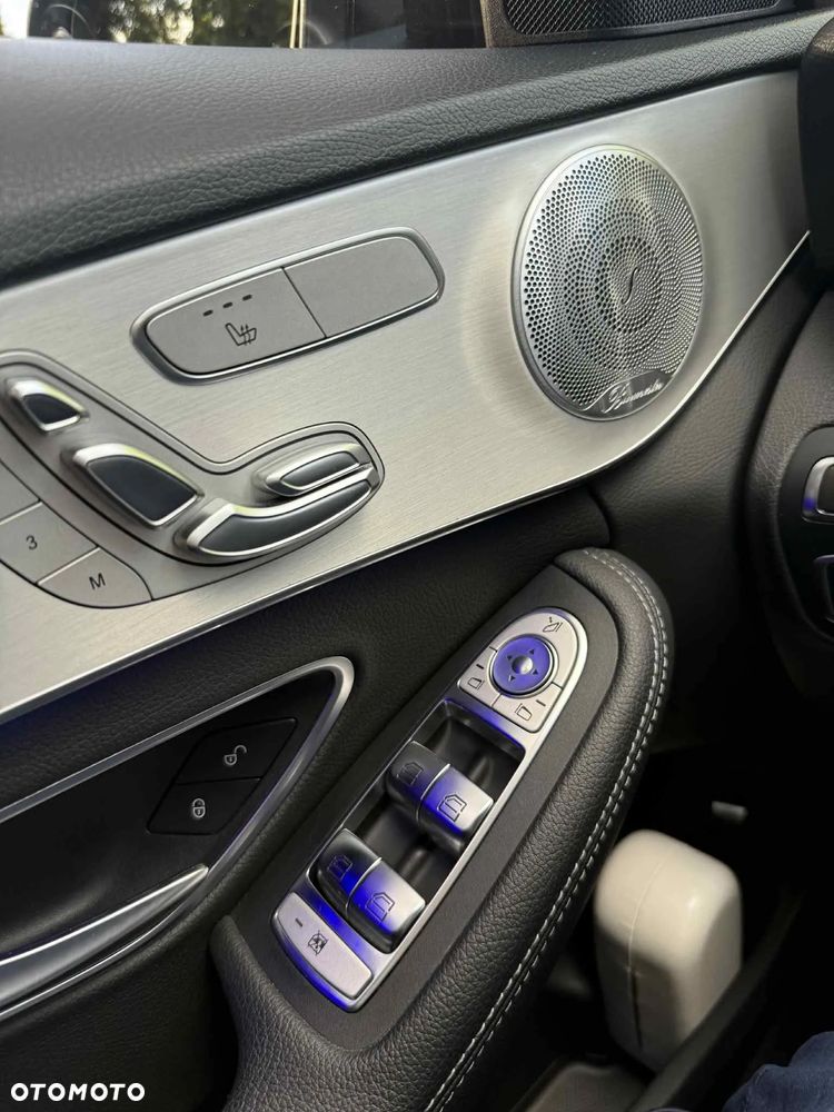 Mercedes-Benz Klasa C 300 4Matic 9G-TRONIC Avantgarde - 26