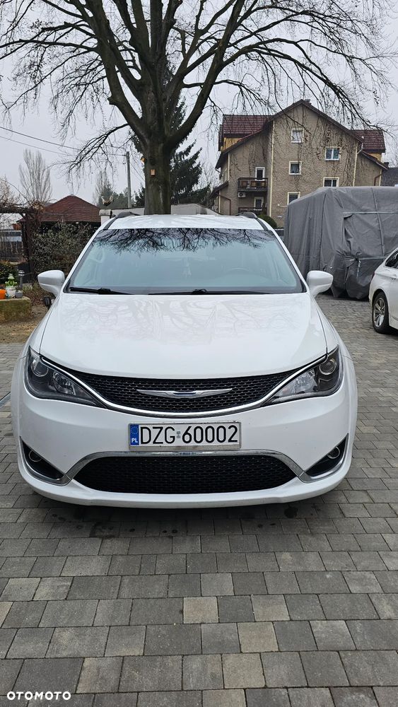 Chrysler Pacifica - 3