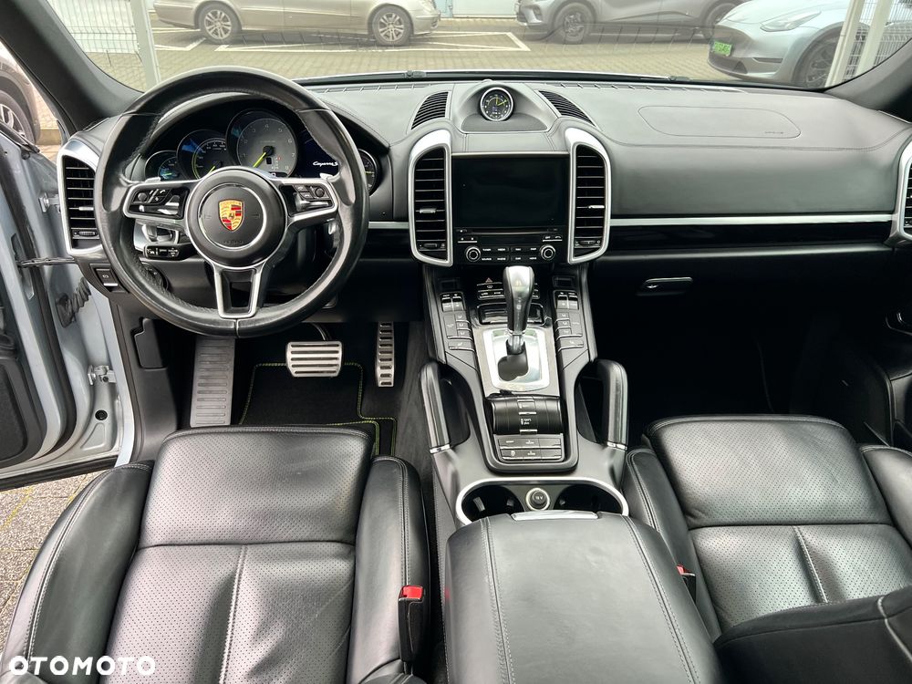 Porsche Cayenne S E-Hybrid - 12