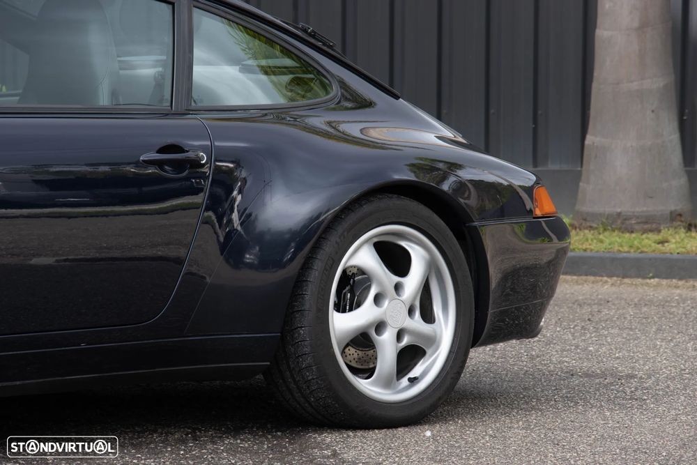 Porsche 911 (993) Coupé 3.6 Carrera 2 - 4