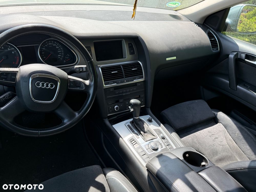 Audi Q7 - 10
