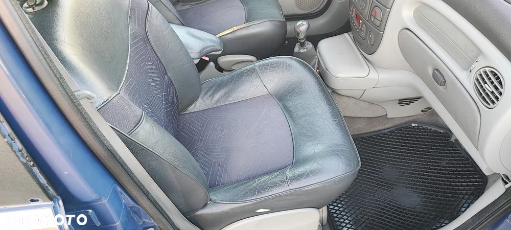 Renault Scenic 2.0 16V Privilege - 12