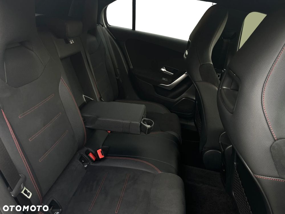 Mercedes-Benz Klasa A 180 AMG Line 7G-DCT - 31