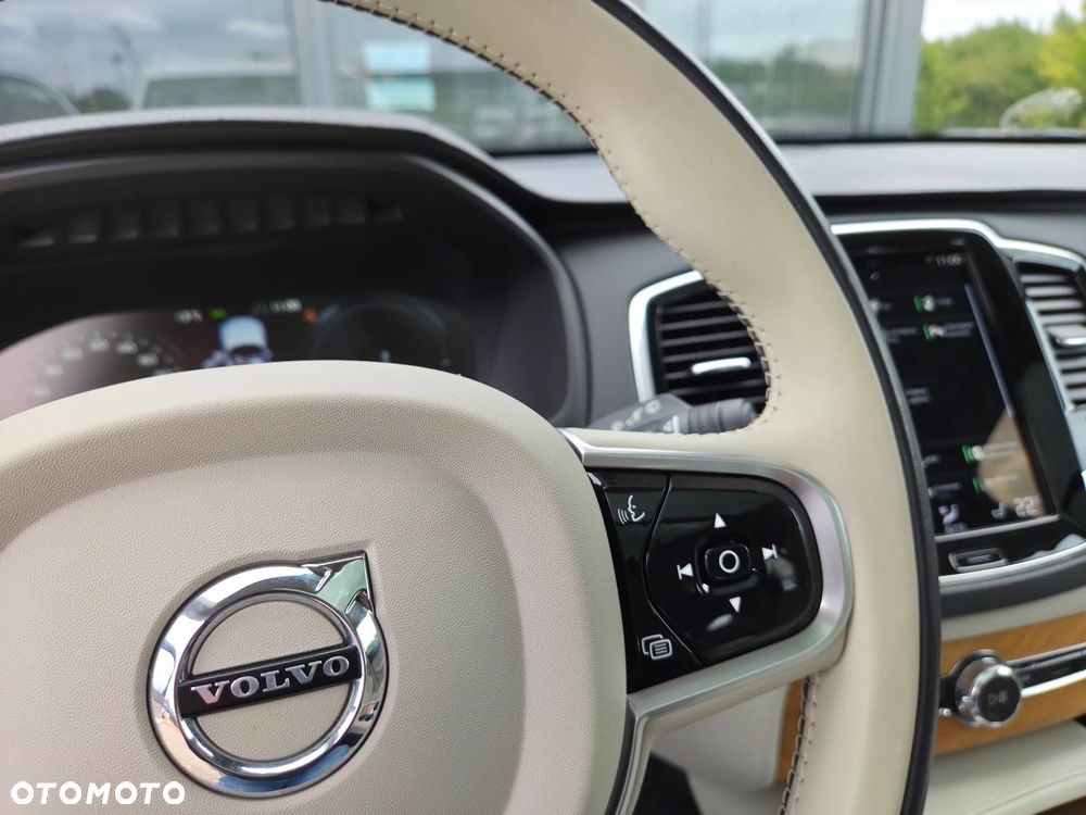 Volvo XC 90 - 21