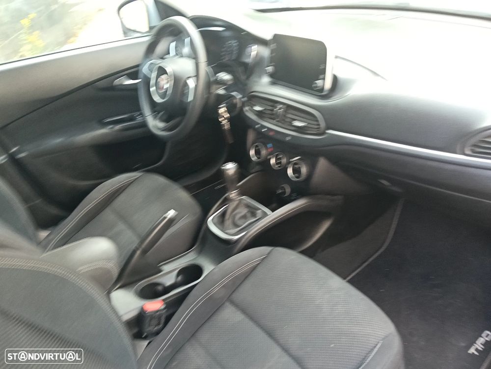 Fiat Tipo Station Wagon 1.3 M-Jet Lounge Tech J17 - 14