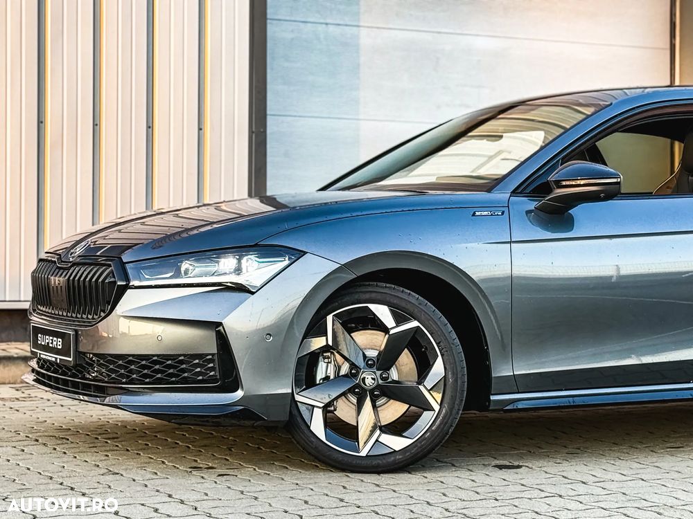 Skoda Superb 2.0 TSI 265 CP 4x4 DSG Sportline - 29