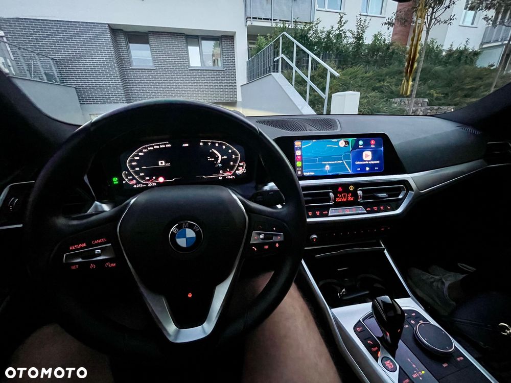 BMW Seria 3 330i xDrive Sport Line - 8