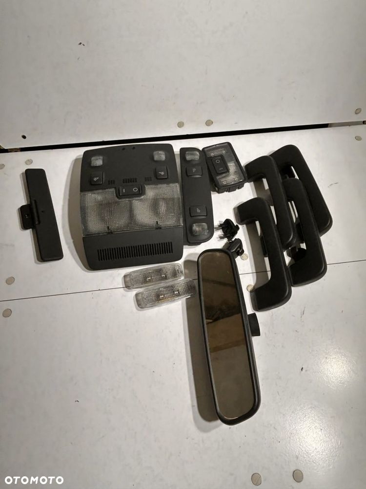 CZARNA PODSUFITKA SŁUPKI LAMPKI DASZKI AMBIENTE KOMBI SUFIT Audi A4 B6/B7 - 2