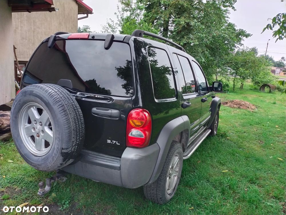 Jeep Liberty - 4