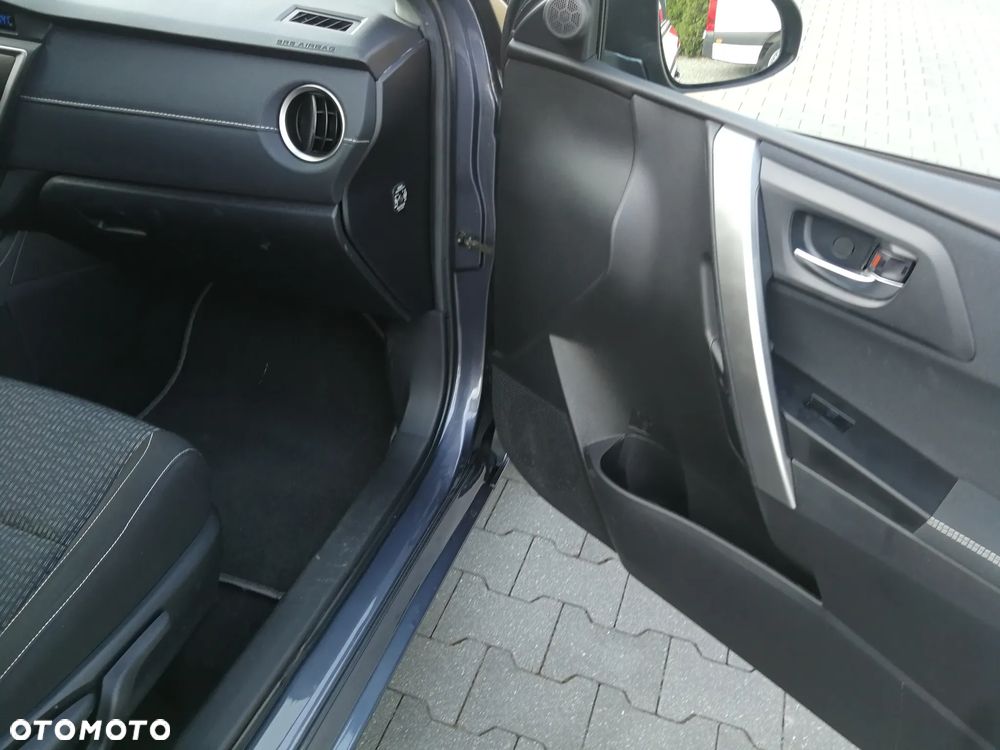 Toyota Auris 1.4 D-4D Premium Comfort - 9