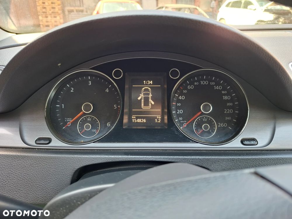 Volkswagen Passat 2.0 TDI DPF Comfortline - 24