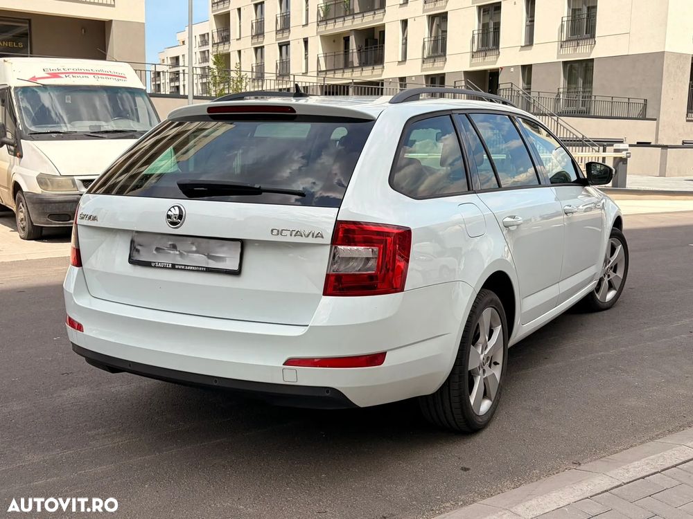Skoda Octavia 2.0 TDI DSG Style - 11