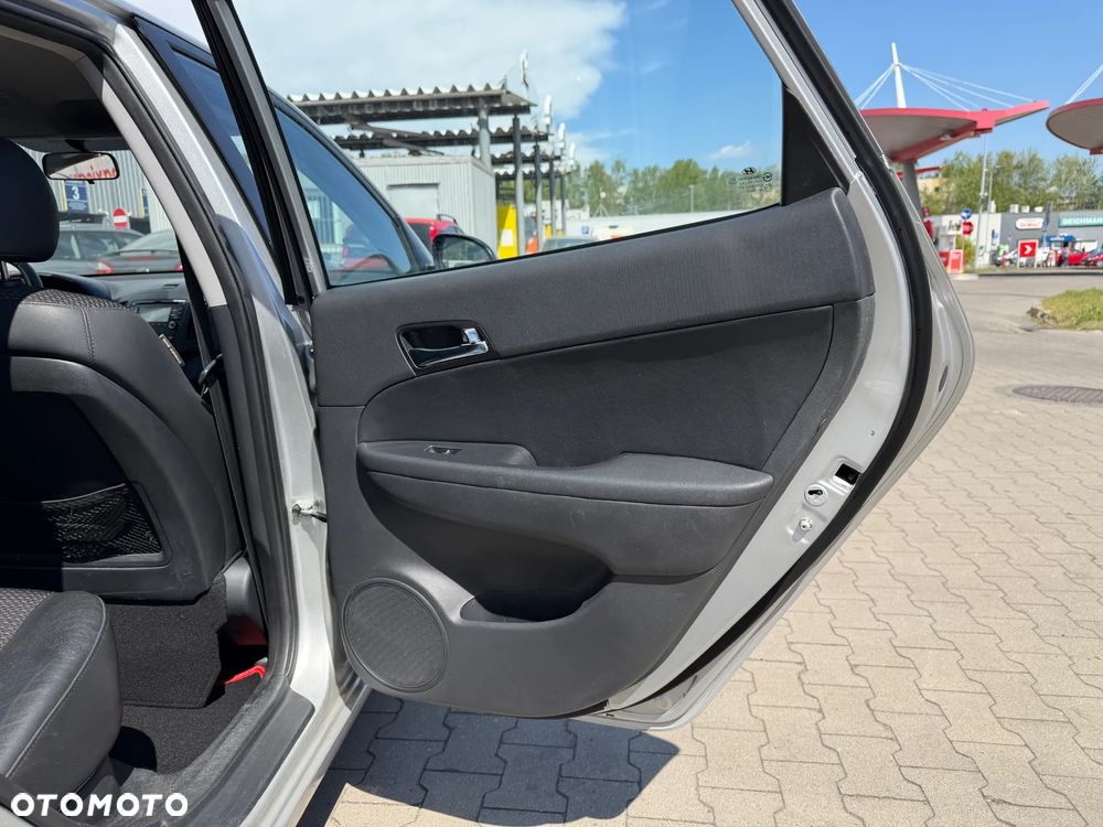 Hyundai i30 1.6 Comfort - 12
