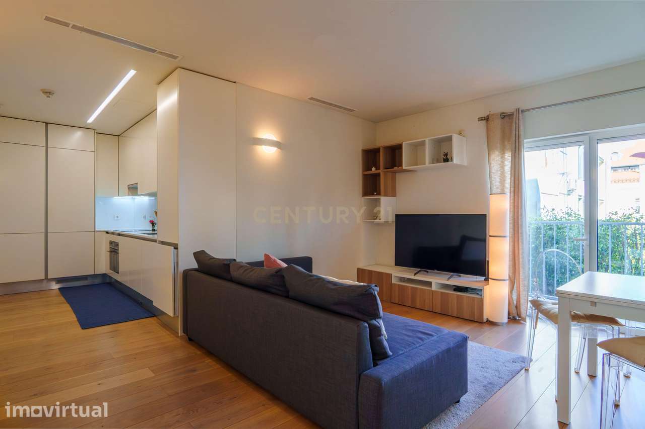 Apartamento T1 na Avenida Praia da Vitória, Saldanha - Grande imagem: 2/25