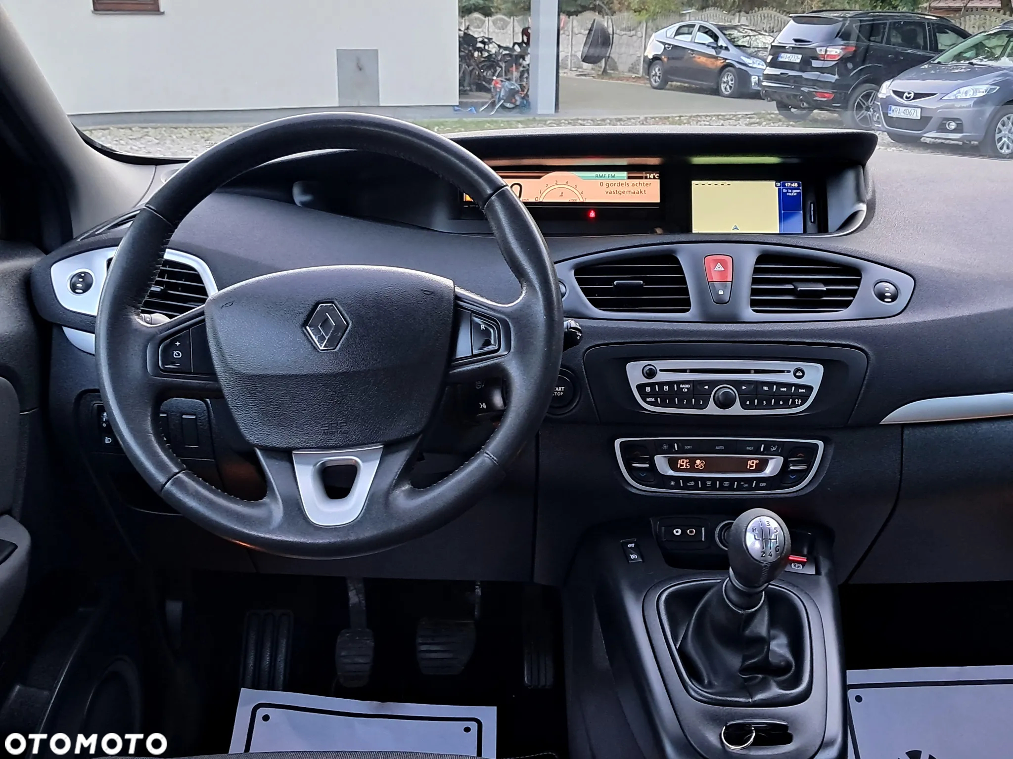Renault Scenic 1.6 16V 110 Dynamique - 15