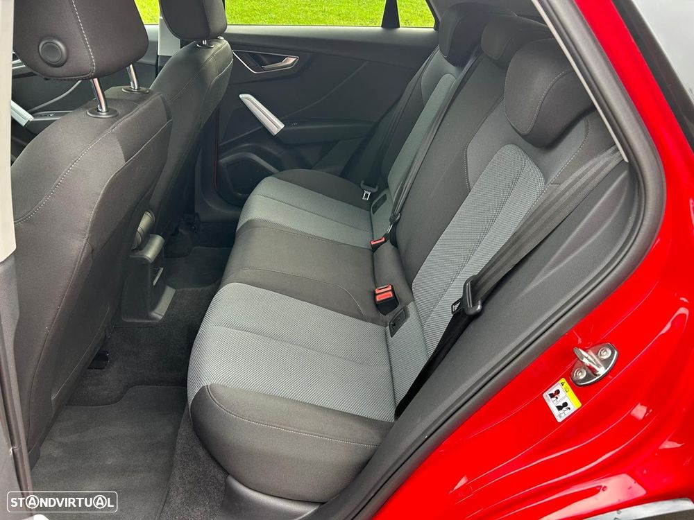 Audi Q2 30 TFSI Design S tronic - 12