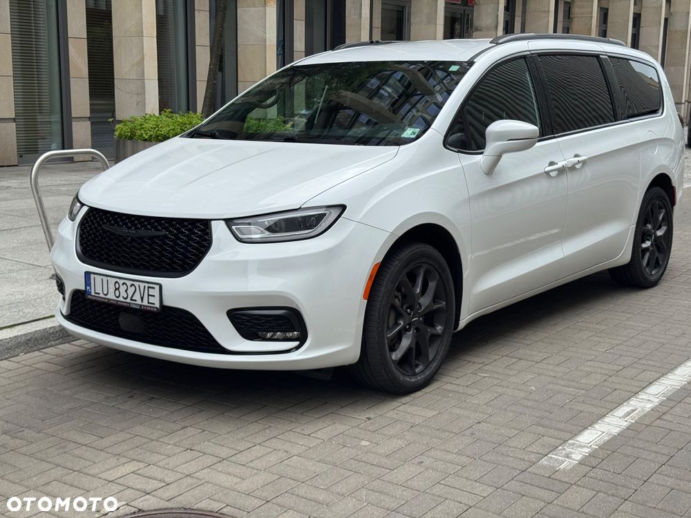 Chrysler Pacifica - 16