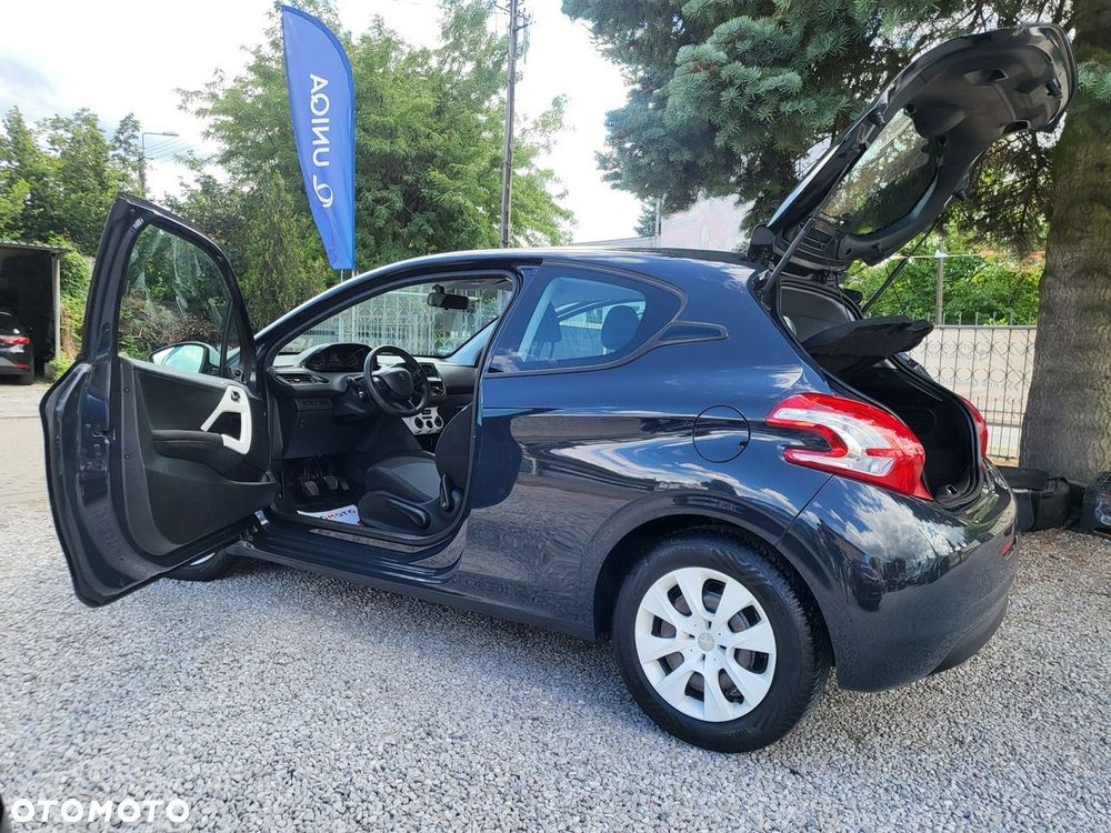 Peugeot 208 - 10