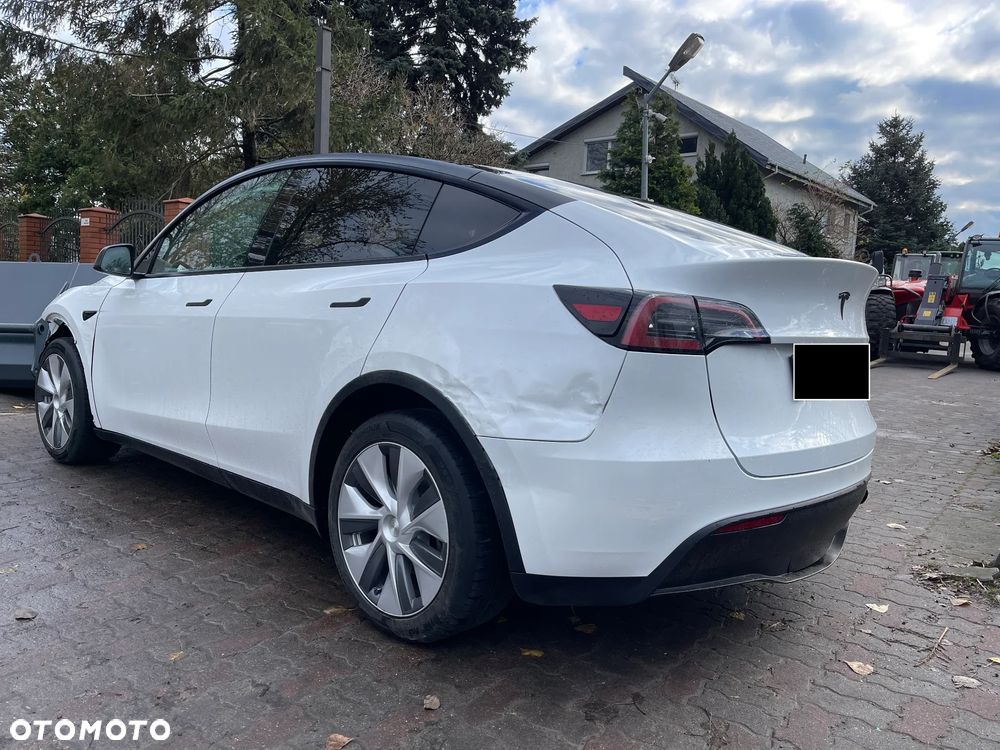 Tesla Y Model RWD - 1