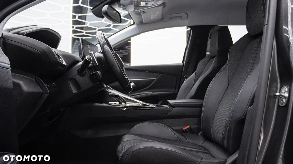 Peugeot 5008 2.0 BlueHDi Allure S&S EAT8 - 19