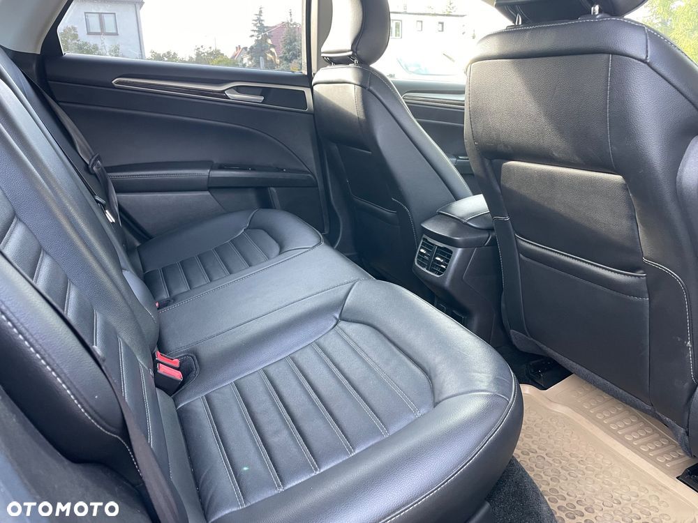 Ford Fusion - 6