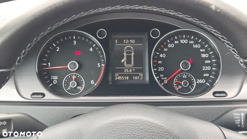 Volkswagen Passat Variant 2.0 TDI BlueMotion Technology DPF Comfortline - 25