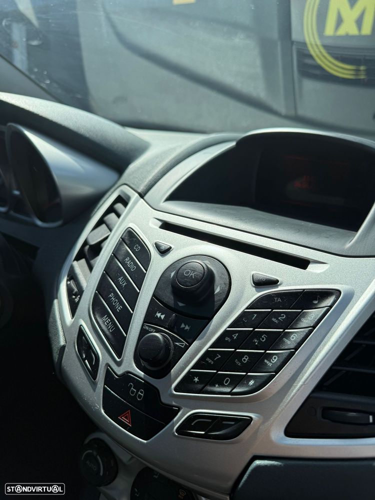 Ford Fiesta 1.4 TDCI Techno - 18