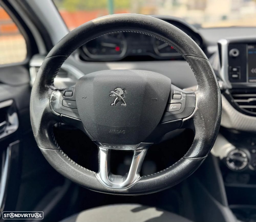 Peugeot 208 1.6 BlueHDi Style - 14