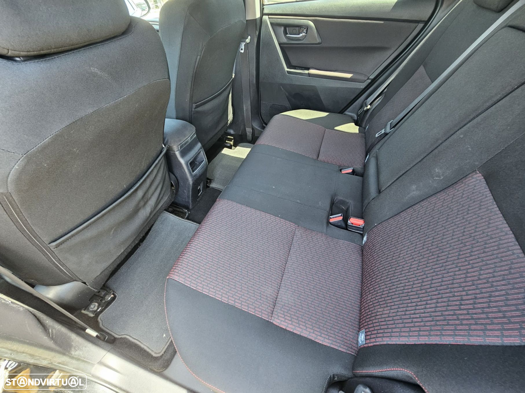 Toyota Auris Touring Sports 1.4 D-4D Comfort - 21