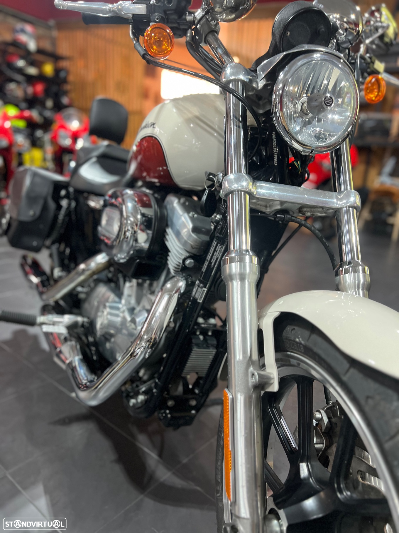 Harley-Davidson 883 - 5
