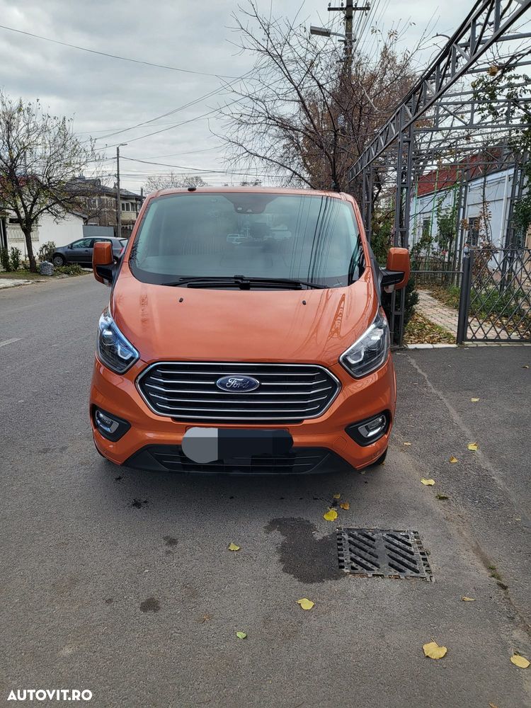 Ford Tourneo Custom - 1