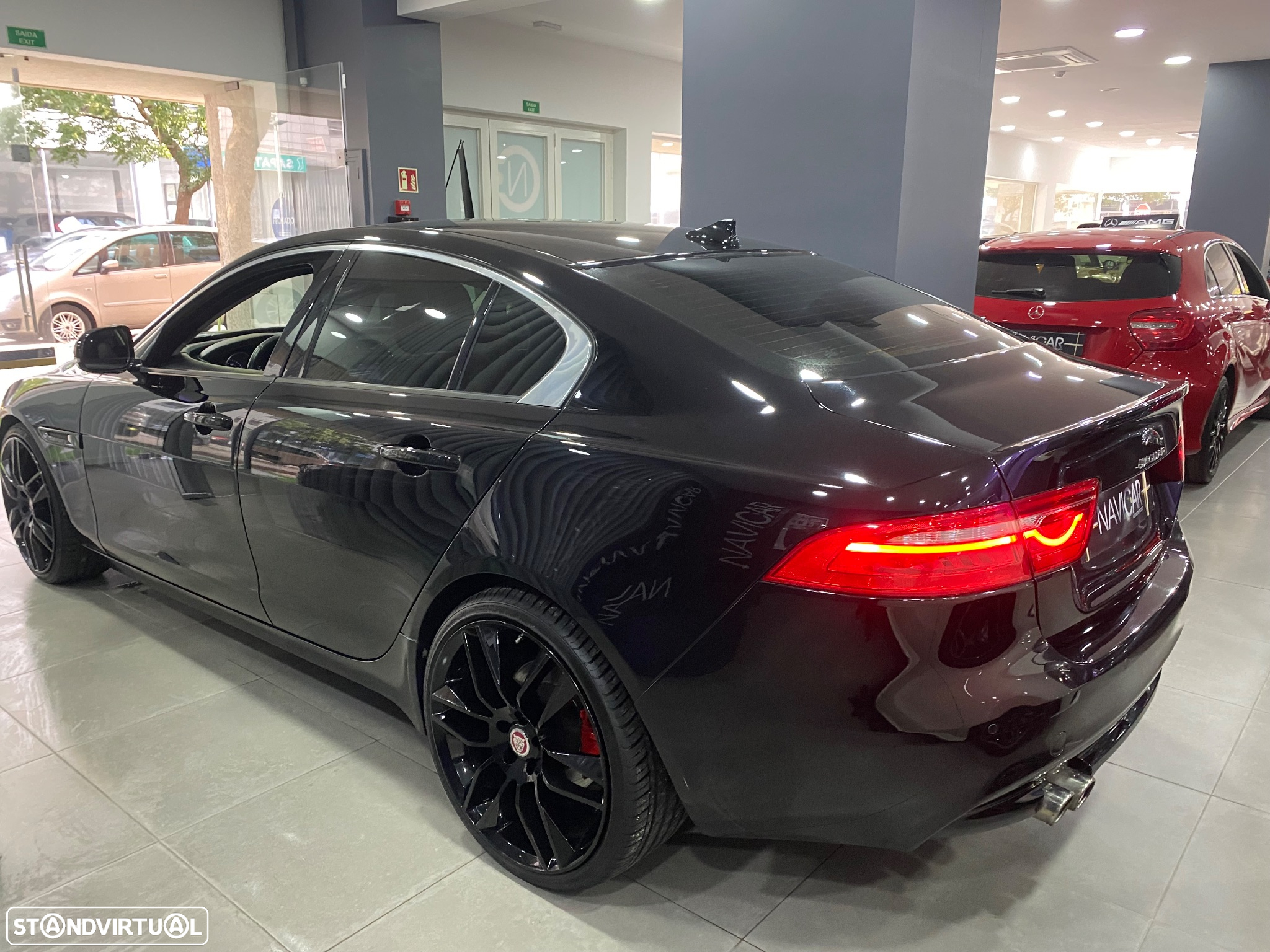 Jaguar XE 2.0 D Portfolio Aut. - 3