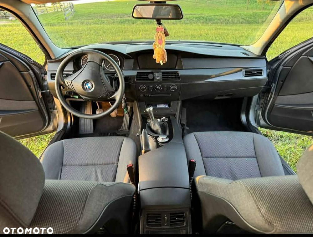 BMW Seria 5 520i Touring - 5