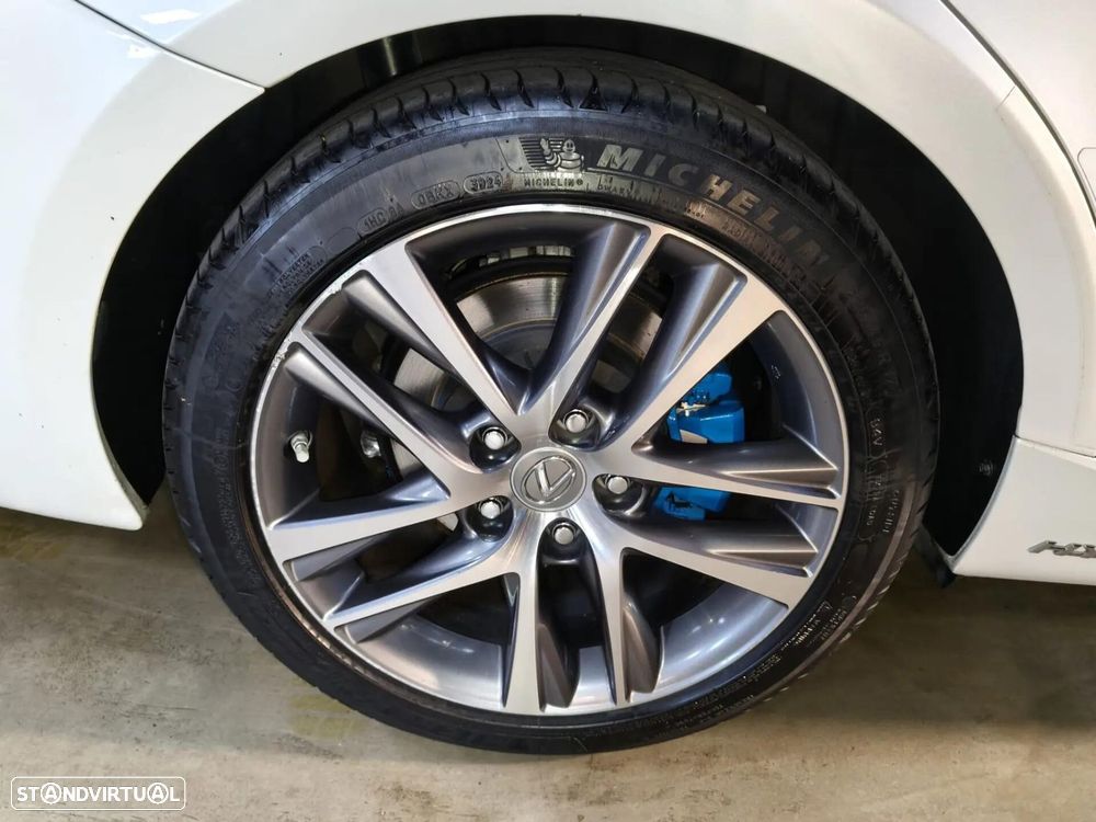 Lexus IS 300H Executive - 9