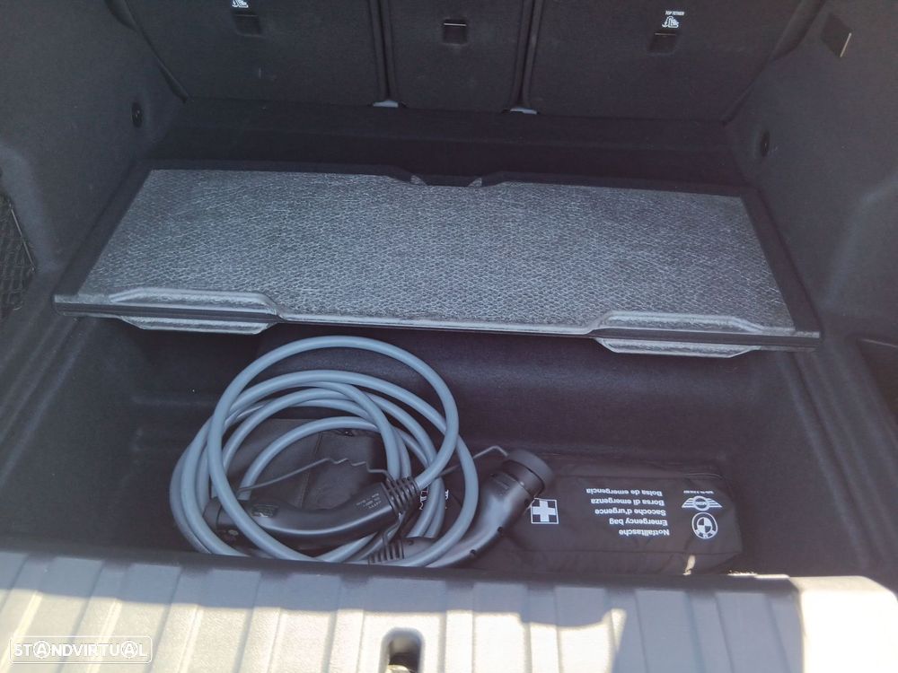 BMW iX2 eDrive20 Pack Desportivo M - 31