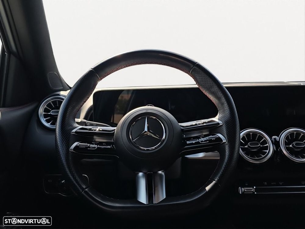Mercedes-Benz GLB 180 — fotografia 11