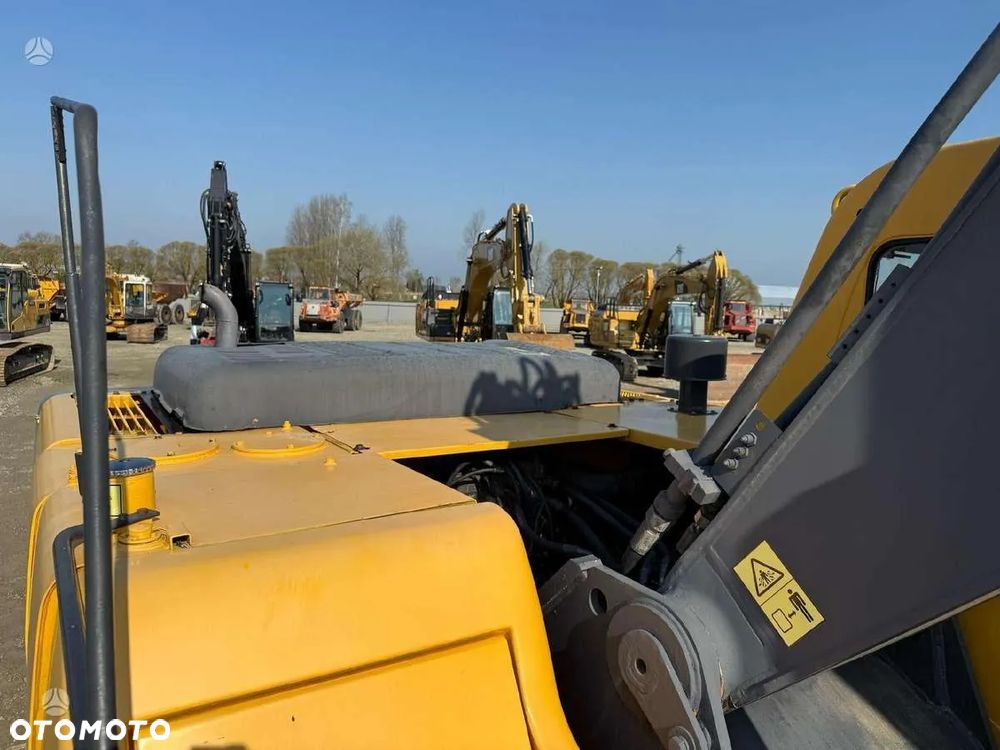 Volvo EC 240 LC - 14