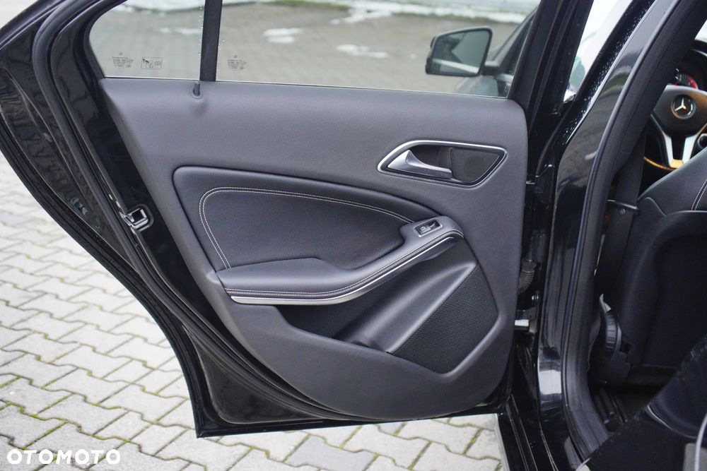 Mercedes-Benz Klasa A 200 CDI (BlueEFFICIENCY) 7G-DCT - 23