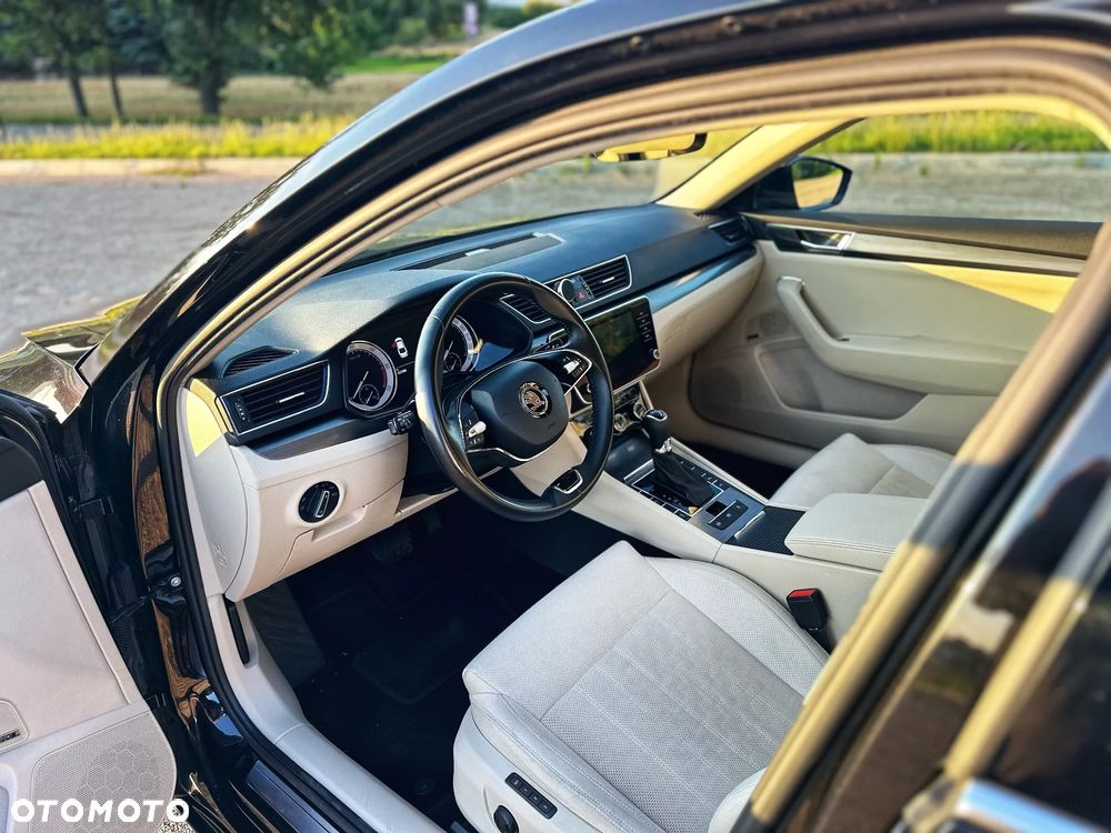 Skoda Superb 2.0 TDI SCR Style DSG - 4