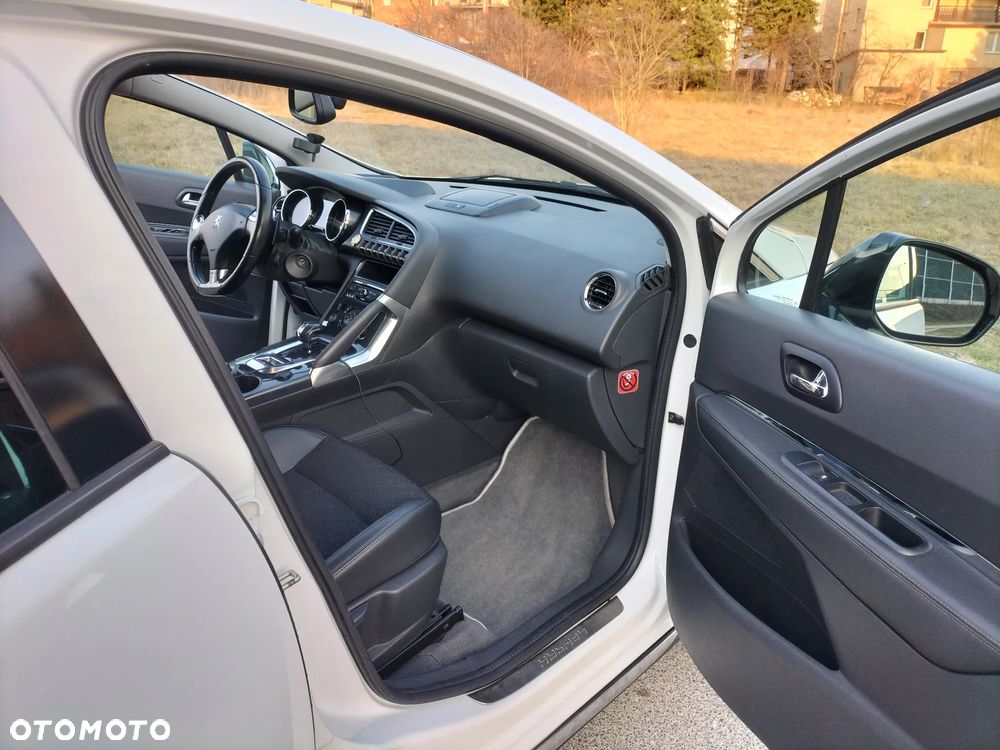 Peugeot 3008 Hybrid4 - 10