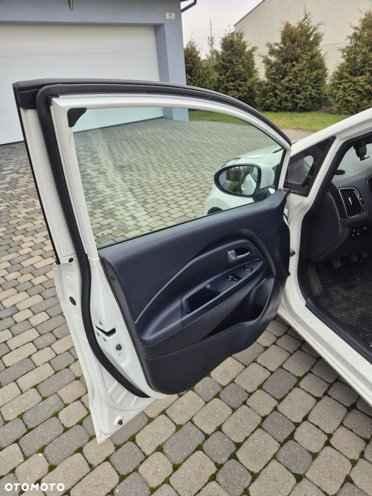 Kia Rio 1.4 M - 12